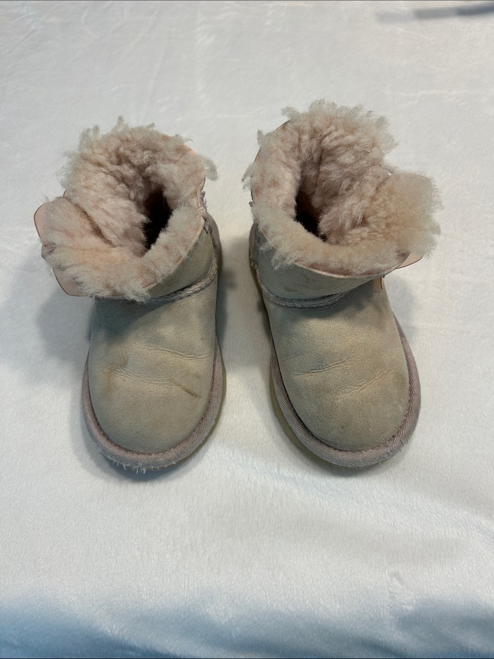 UGG Kids Shearling-Lined Mittens in Cream